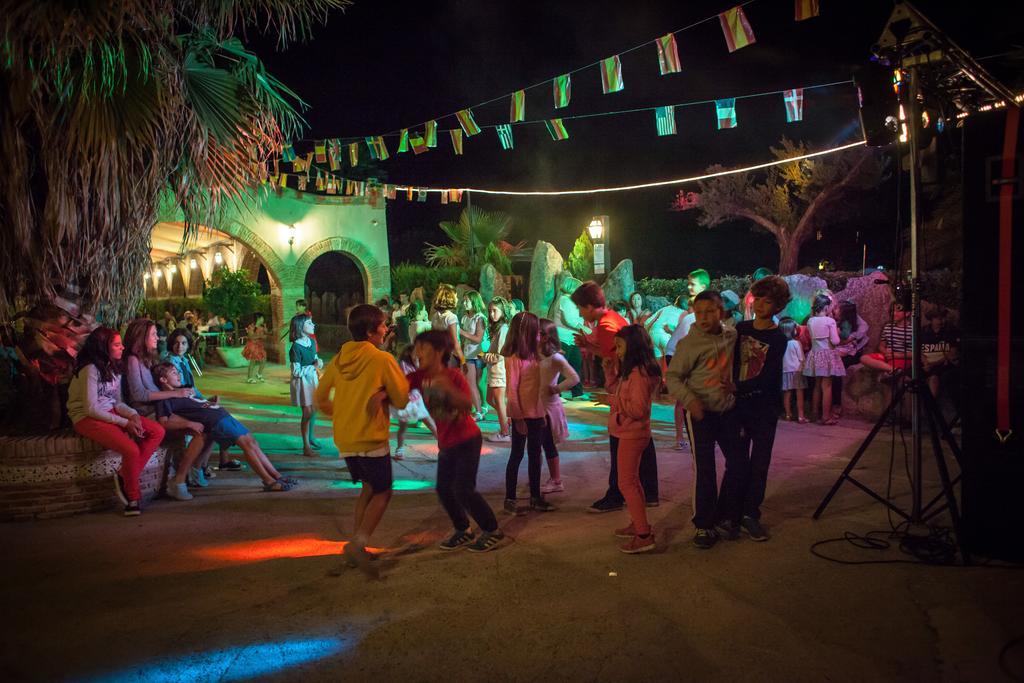 Complejo Turistico Las Canadas Casas De Campo- Actividades Gratuitas Todos Los Fines De Semana Баньос-де-Монтемайор Экстерьер фото